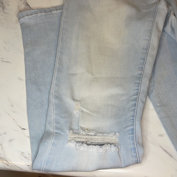 #6 Mid-Rise Curvy Distressed Skinny Jeans - (Blue)💰🔥 - Picture 4 of 7